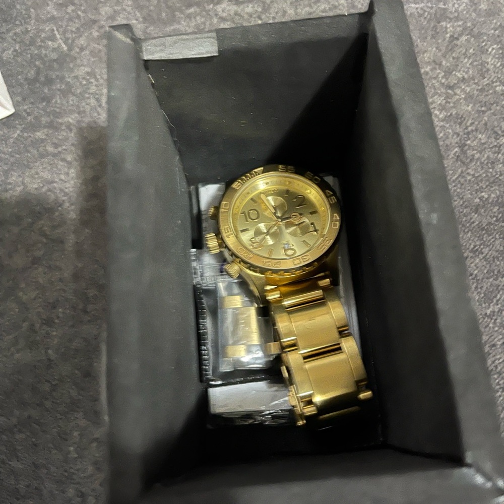 Nixon 42-20